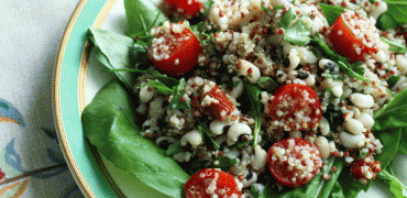 Salada de feijão com quinoa e tomates