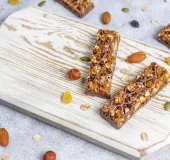 Proteína ou armadilha? O que ninguém conta sobre barrinhas proteicas