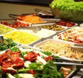 Comendo fora de casa: Dicas para escolher bem no self-service e no restaurante a  La Carte