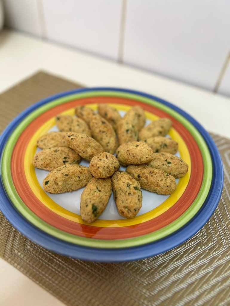 BOLINHO DE ARROZ C/ FRANGO E AVEIA