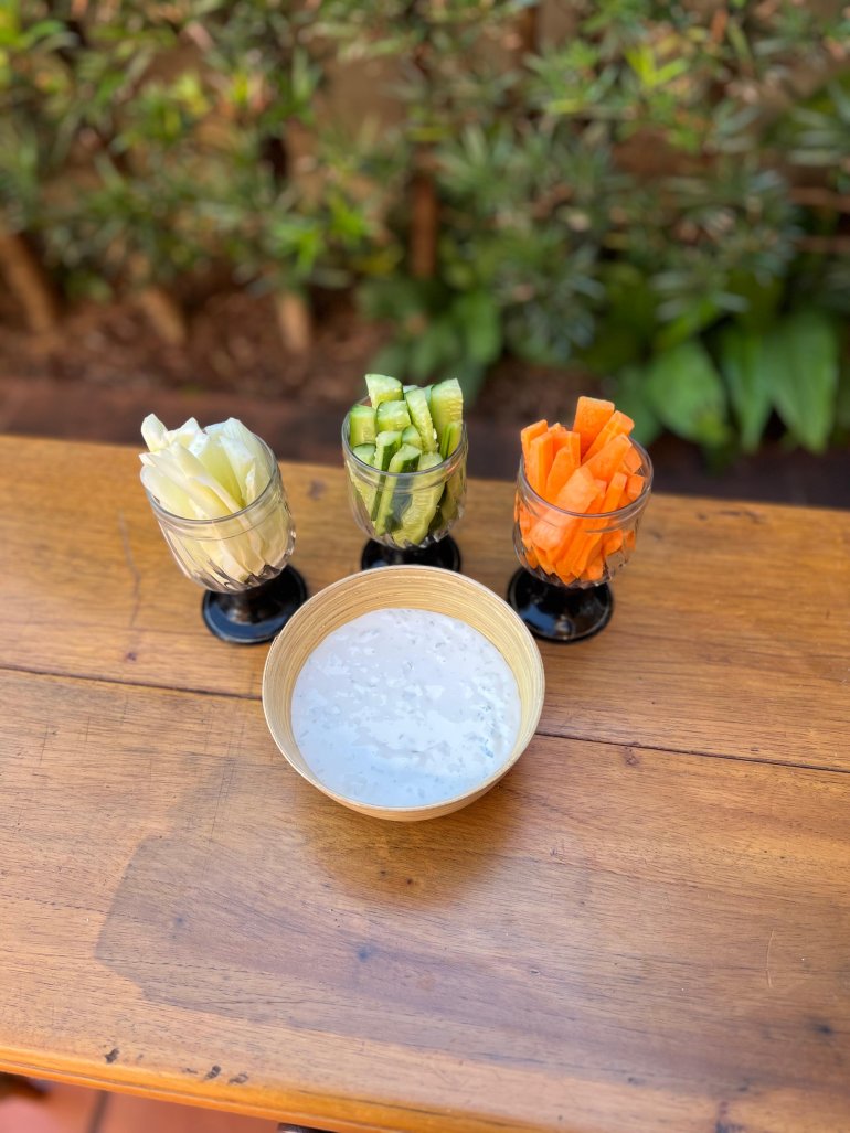 Dip de Coalhada com Palitos de Legumes