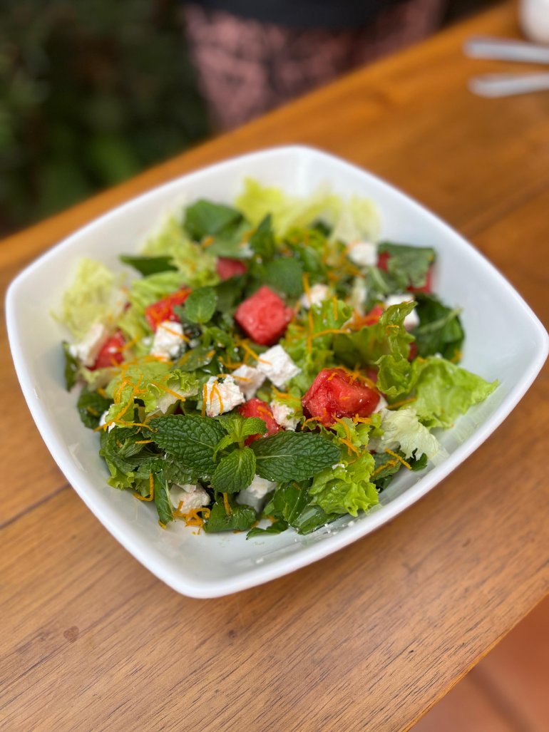Salada refrescante de melancia (com hortelã)