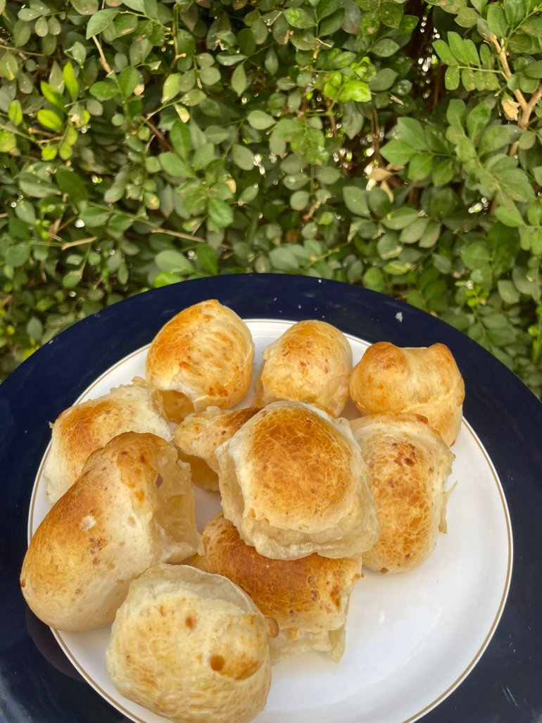 Pão de queijo saudável com três ingredientes